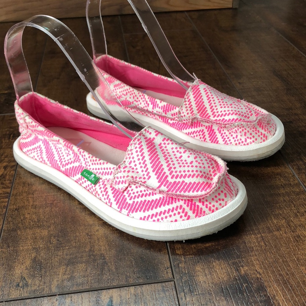 Sanuk Pink  Slip Ons Girls 2